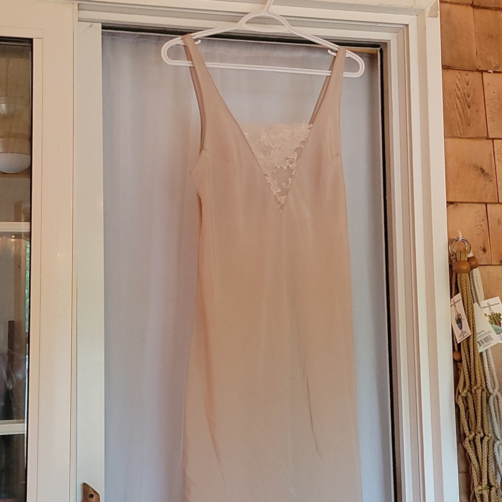Nude midi slip